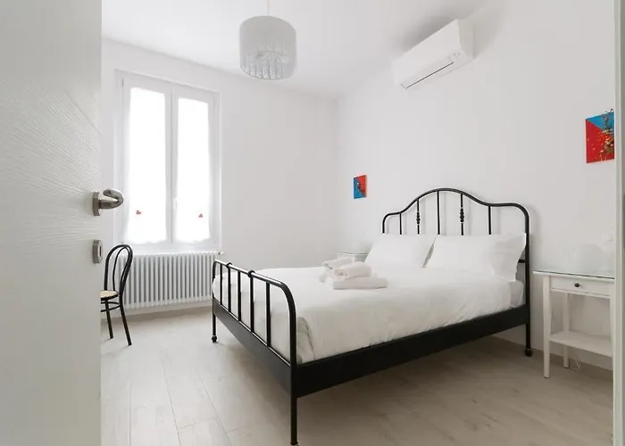 Housmart Vicolo Bolognetti * بولونيا